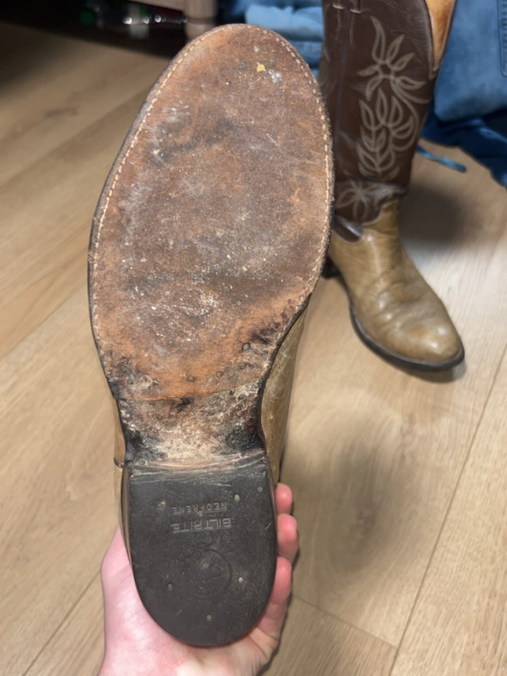 Men’s Justin Boots Two-Tone Brown and Tan Western Cowboy Boots - Picture 4 of 12